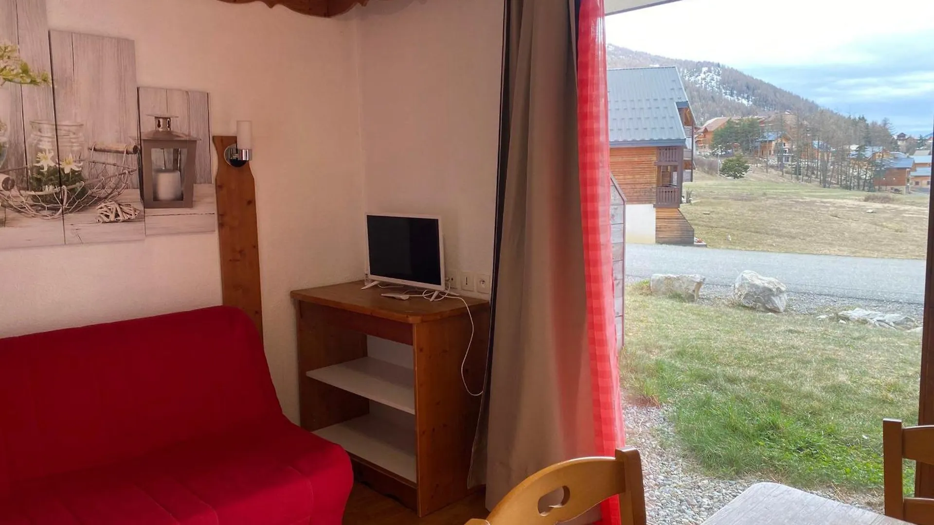 Studio Au Rez-De-Chaussee Avec Parking, Animaux Admis - Fr-1-504-581 Le Devoluy Apartment